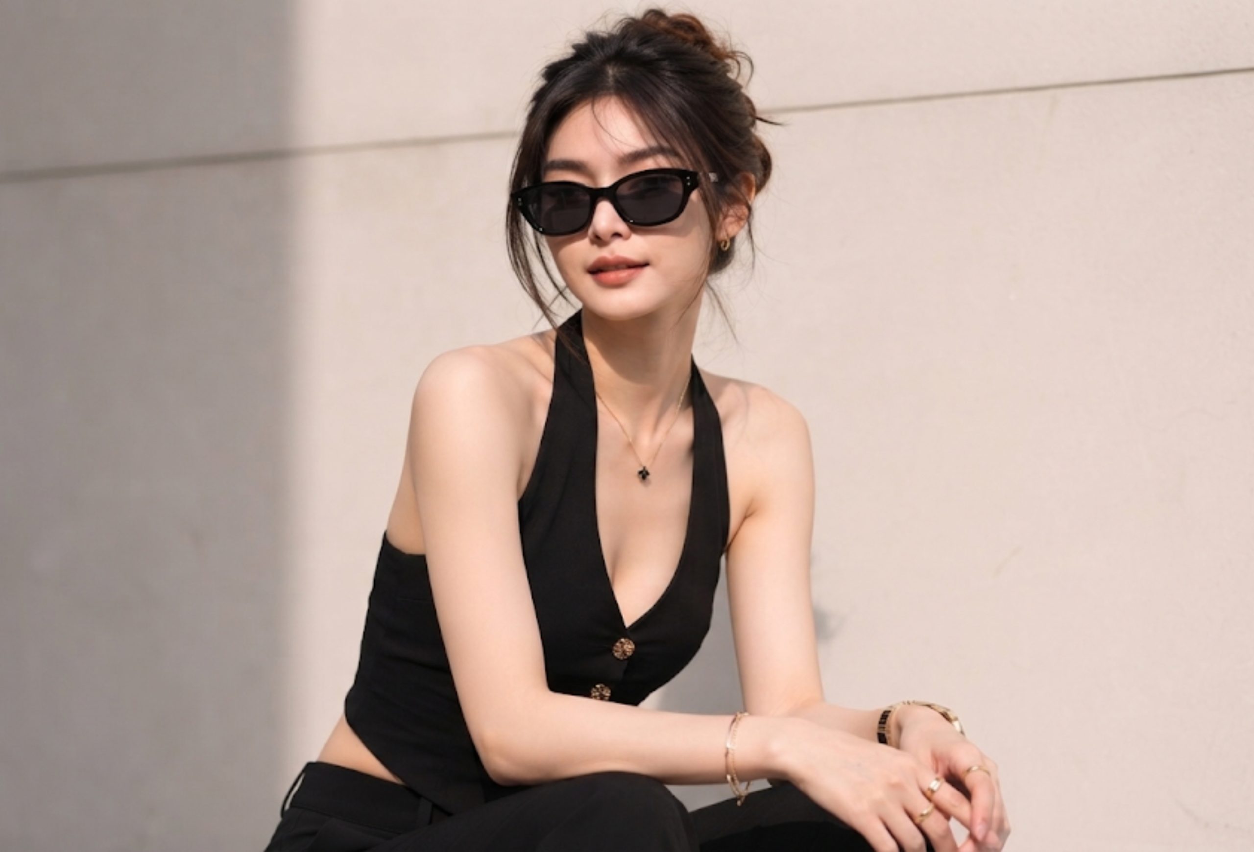 Prism Vista Cat-Eye Dark Solid Black / Dark Grey Unisex Sunglasses - Image 4